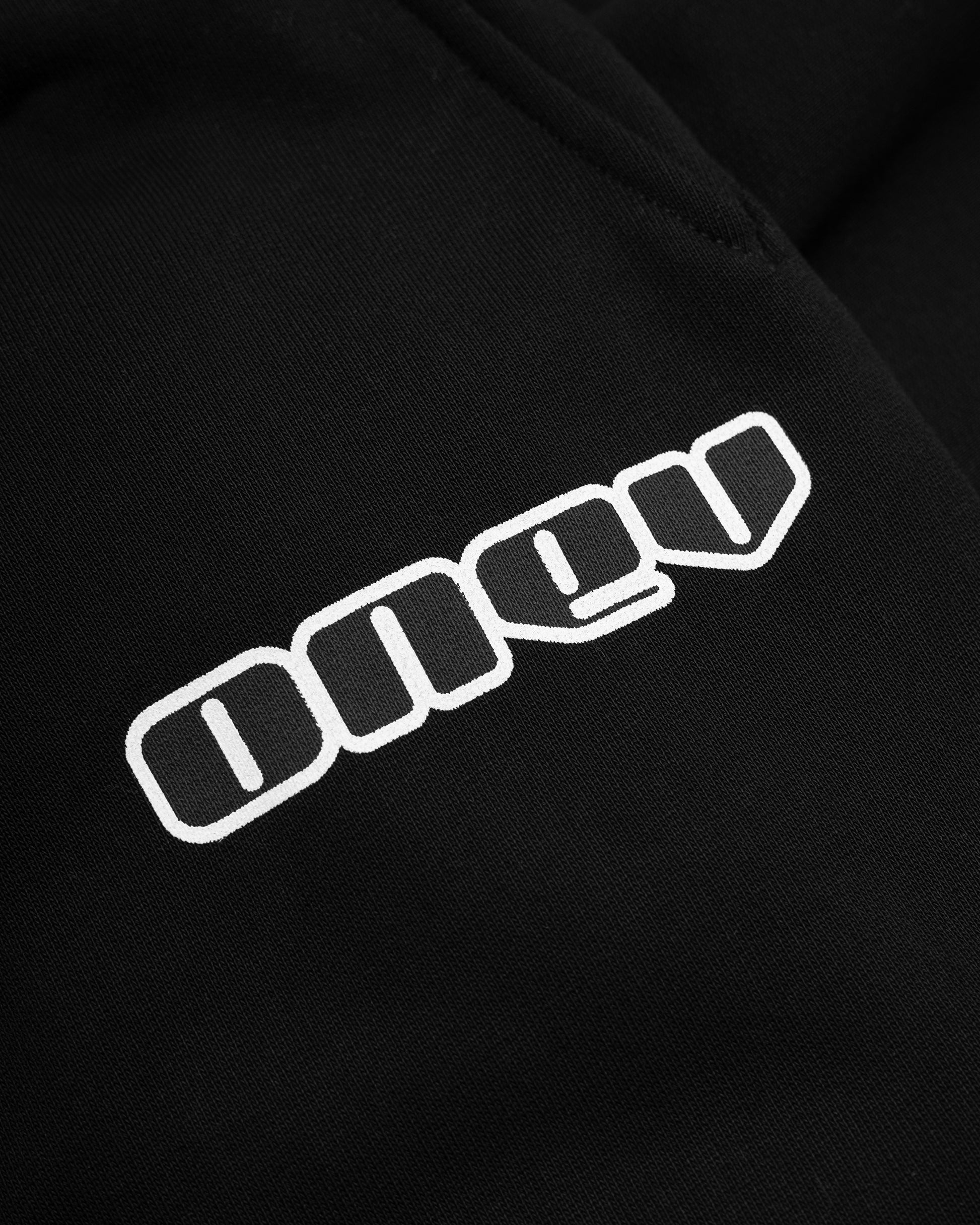 ONEV Cropped Sweatpants | Black